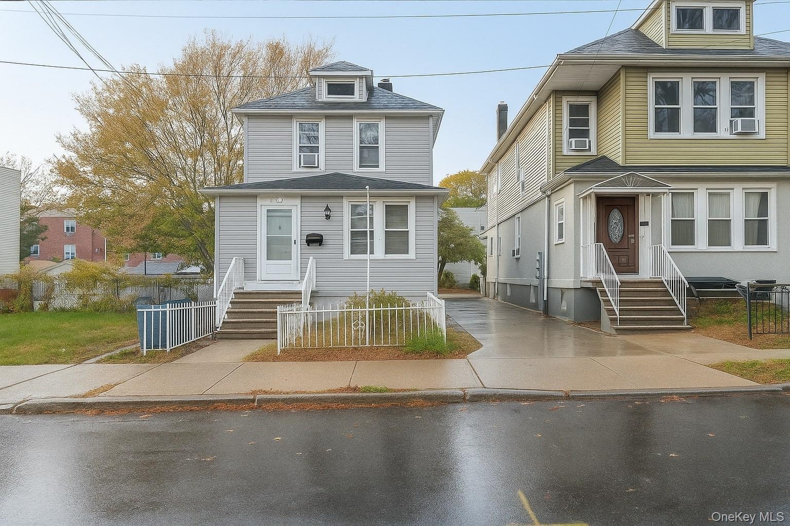 2849 195th St, Bronx, NY 10461