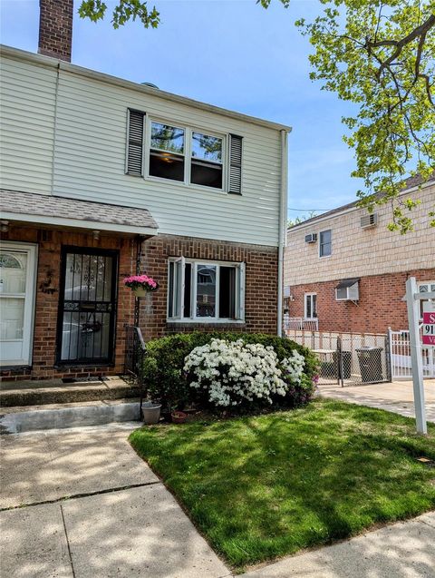 Single Family Residence in Flushing NY 63-11 138th Street.jpg