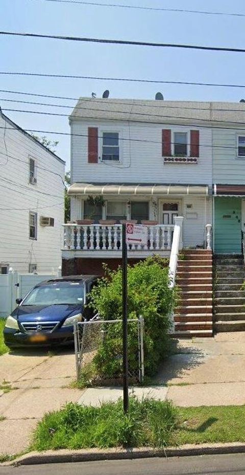 Single Family Residence in Arverne NY 543 Beach 72nd Street.jpg