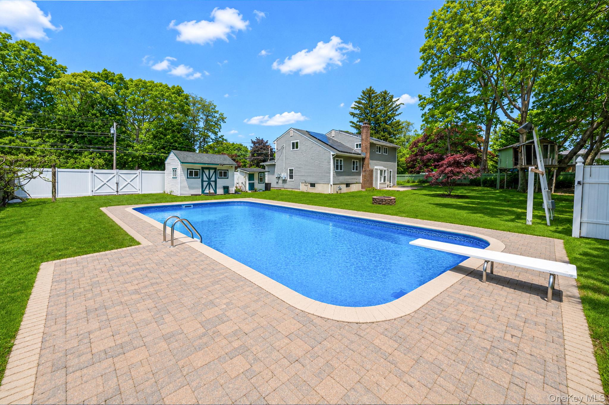 883 Hawkins Ave, Lake Grove, NY 11755 photo