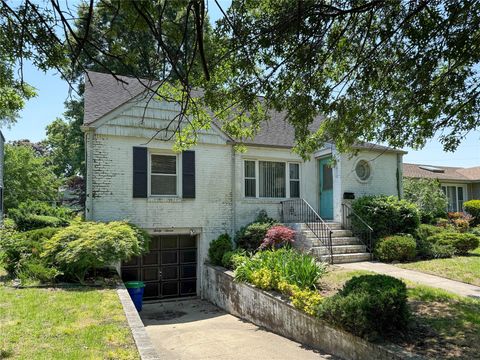 Single Family Residence in Valley Stream NY 37 Flower Road.jpg