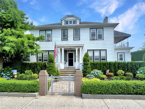 Single Family Residence in Rockaway Park NY 117-13 Rockaway Beach Boulevard.jpg