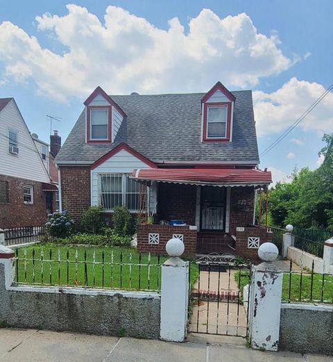 Duplex in Saint Albans NY 114-42 204th Street St.jpg