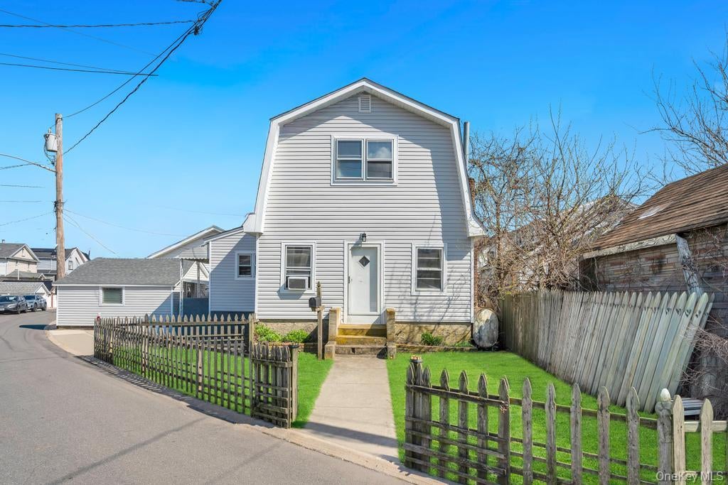 64 West Ave, Lawrence, NY 11559