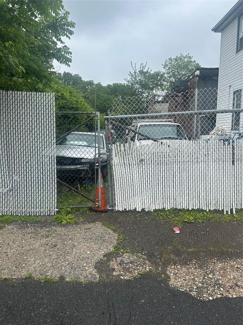  in Staten Island NY 2 Barker Street.jpg