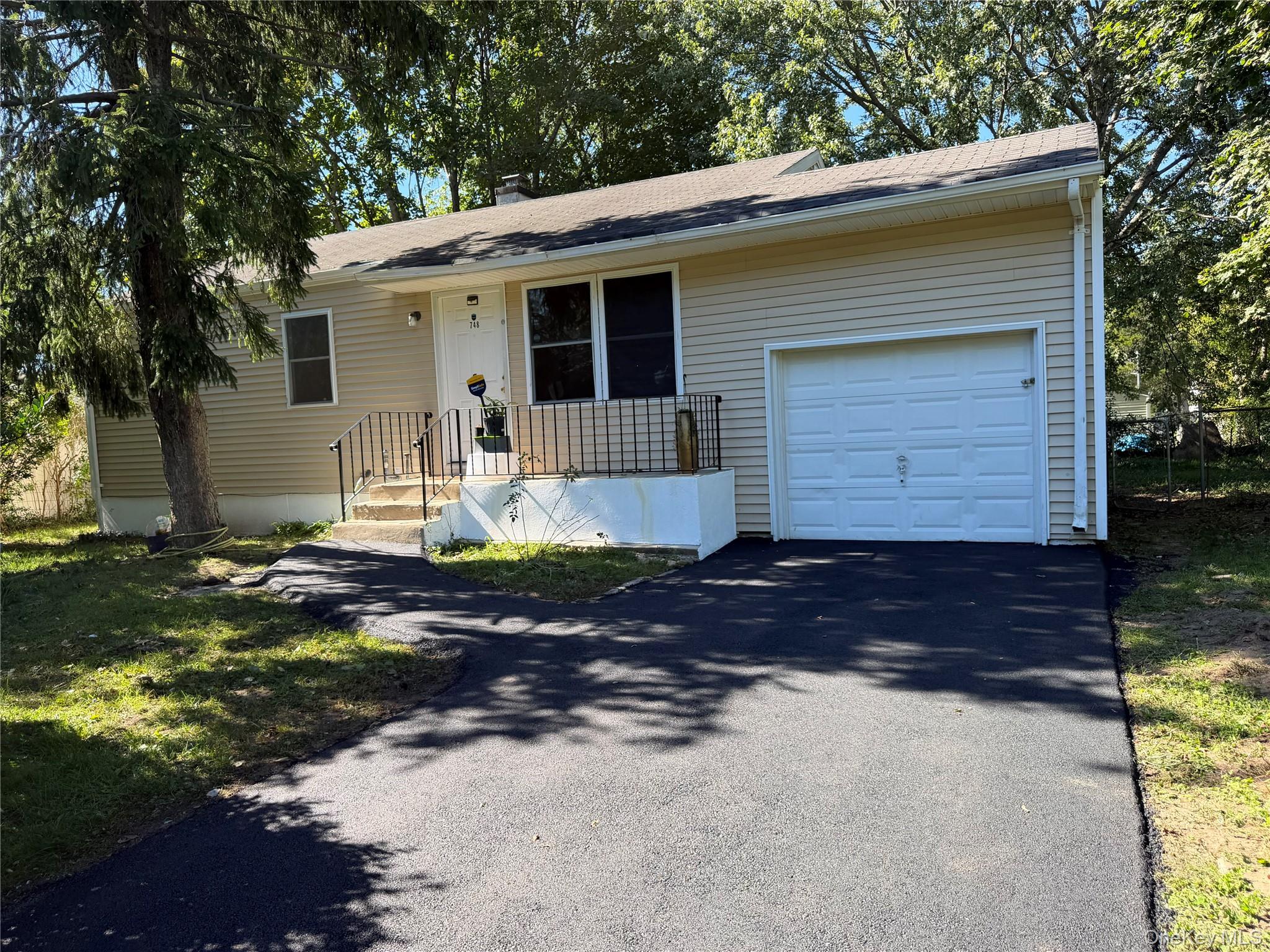748 Doane Ave, Bellport, NY 11713