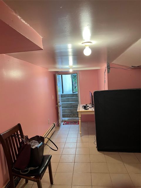 Duplex in Jamaica NY 160-15 108 Avenue 3.jpg