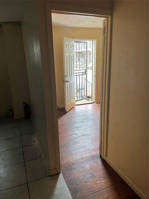 Duplex in Jamaica NY 160-15 108 Avenue 9.jpg