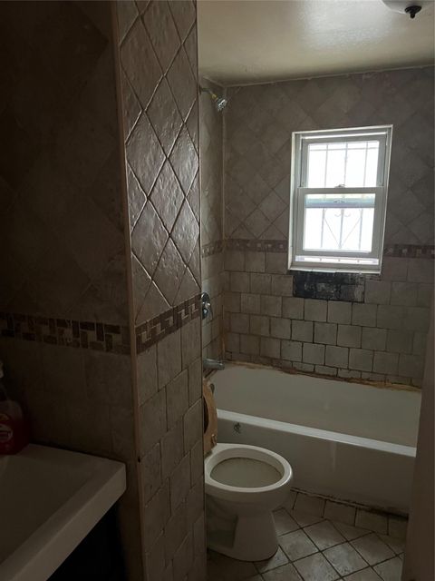 Duplex in Jamaica NY 160-15 108 Avenue 11.jpg