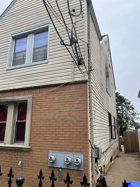 Duplex in Jamaica NY 160-15 108 Avenue 1.jpg