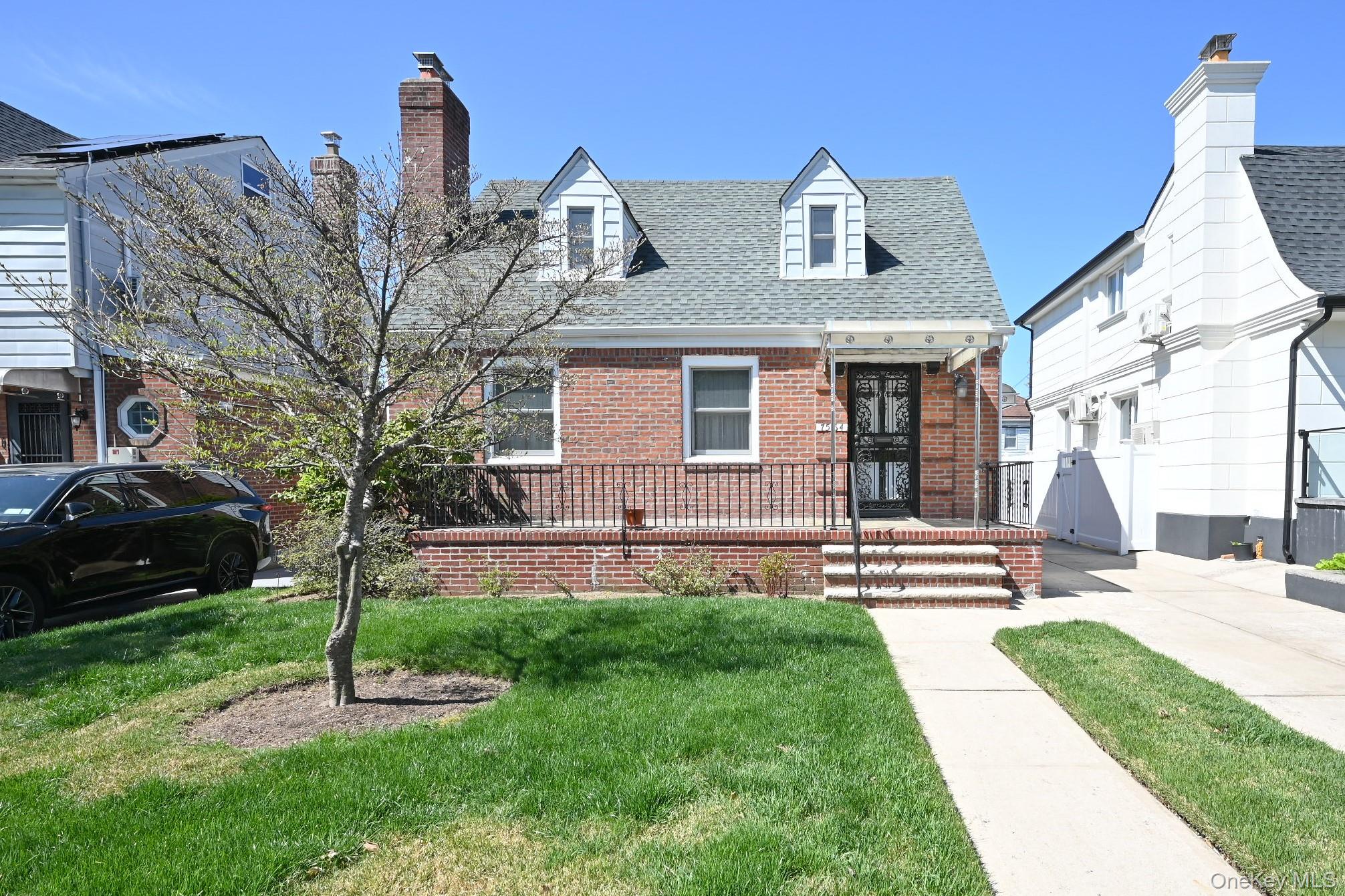 75 64 180th St, Fresh Meadows, NY 11366