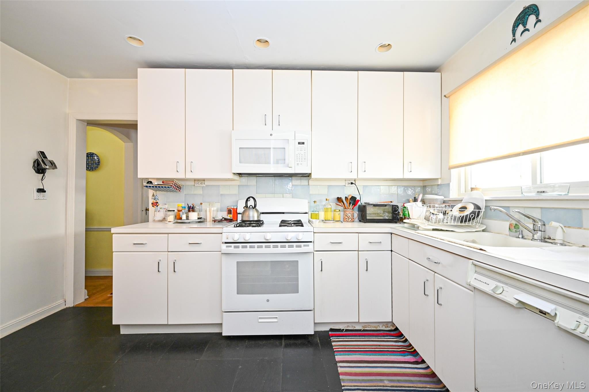 75 64 180th St, Fresh Meadows, NY 11366 photo