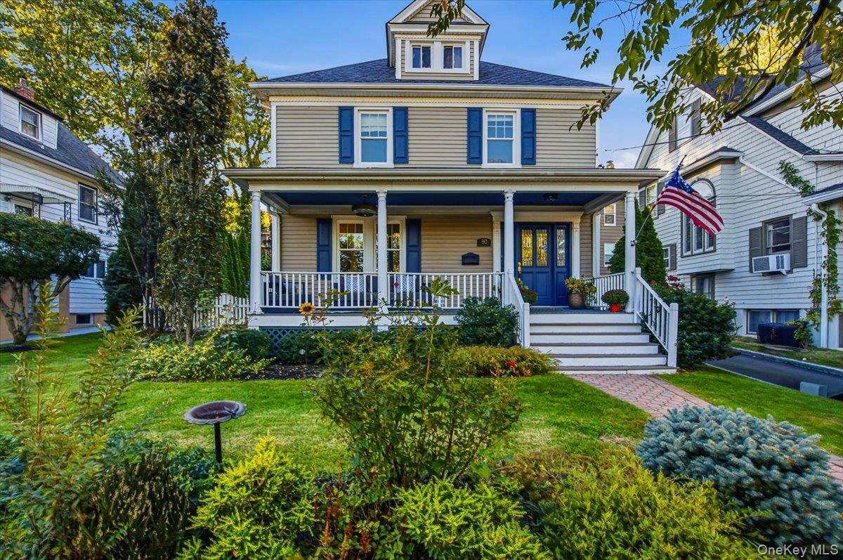 92 Webster Ave, Port Washington, NY 11050