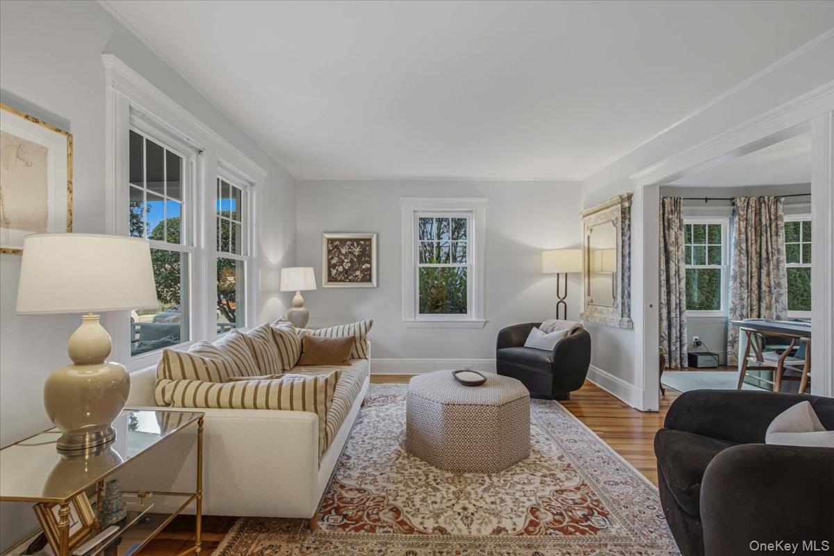 92 Webster Ave, Port Washington, NY 11050 photo
