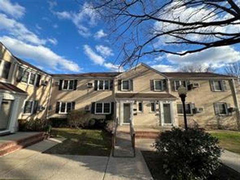 Stock Cooperative in Oakland Gardens NY 64-15 Springfield Boulevard #A.jpg