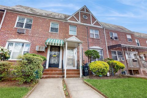 Single Family Residence in Flushing NY 148-40 61 Road.jpg