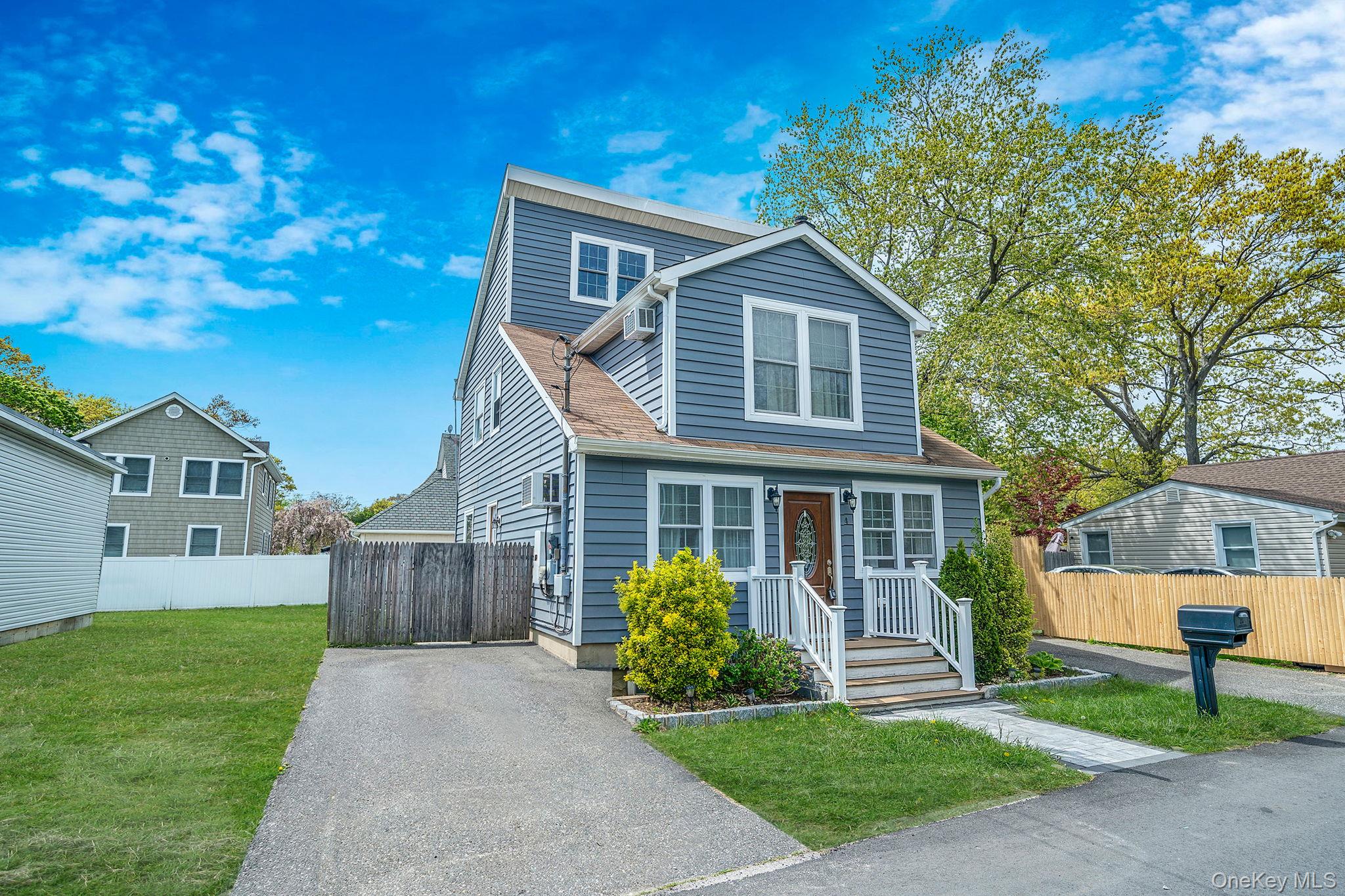 4 Morgan Ave, Port Jefferson Station, NY 11776 photo