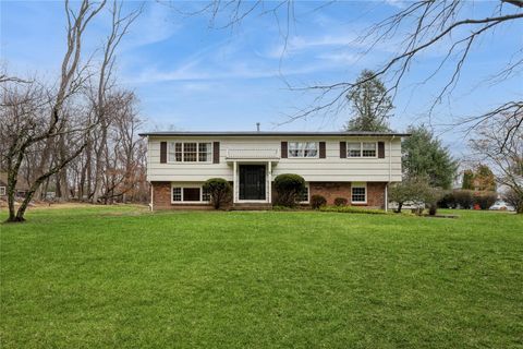 Single Family Residence in Airmont NY 6 Hampton Road.jpg