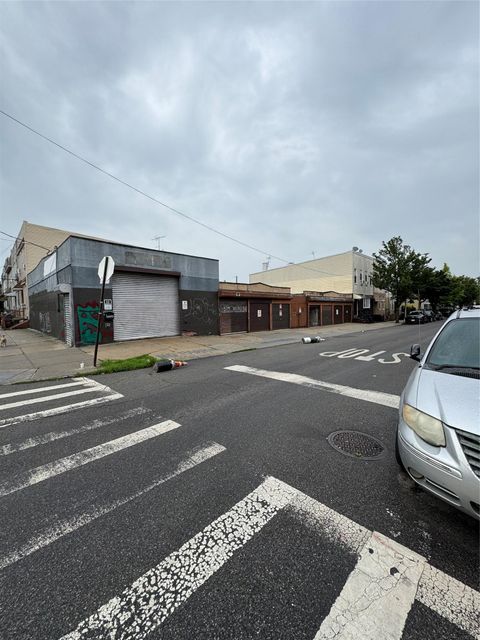 Multi Family in Ridgewood NY 576 Grandview Avenue.jpg