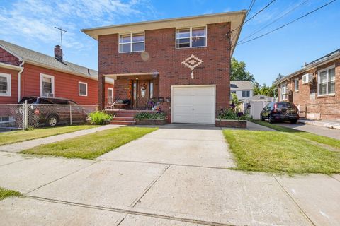 Duplex in Flushing NY 13506 62nd Road.jpg