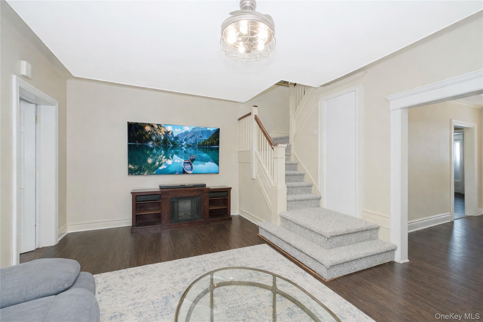 107 8 110th St, Ozone Park, NY 11419 photo