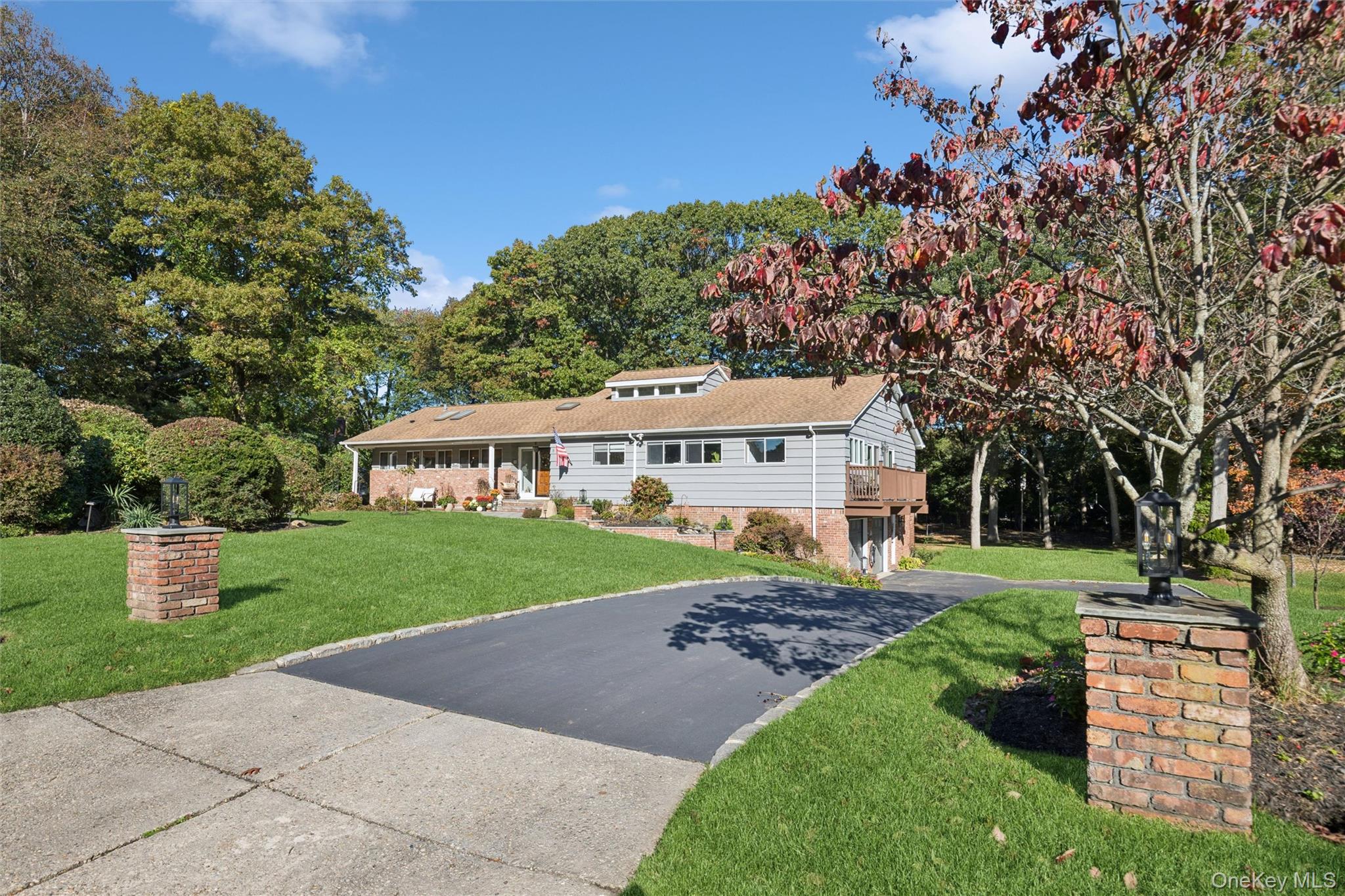 5 Ridings Rd, Northport, NY 11768