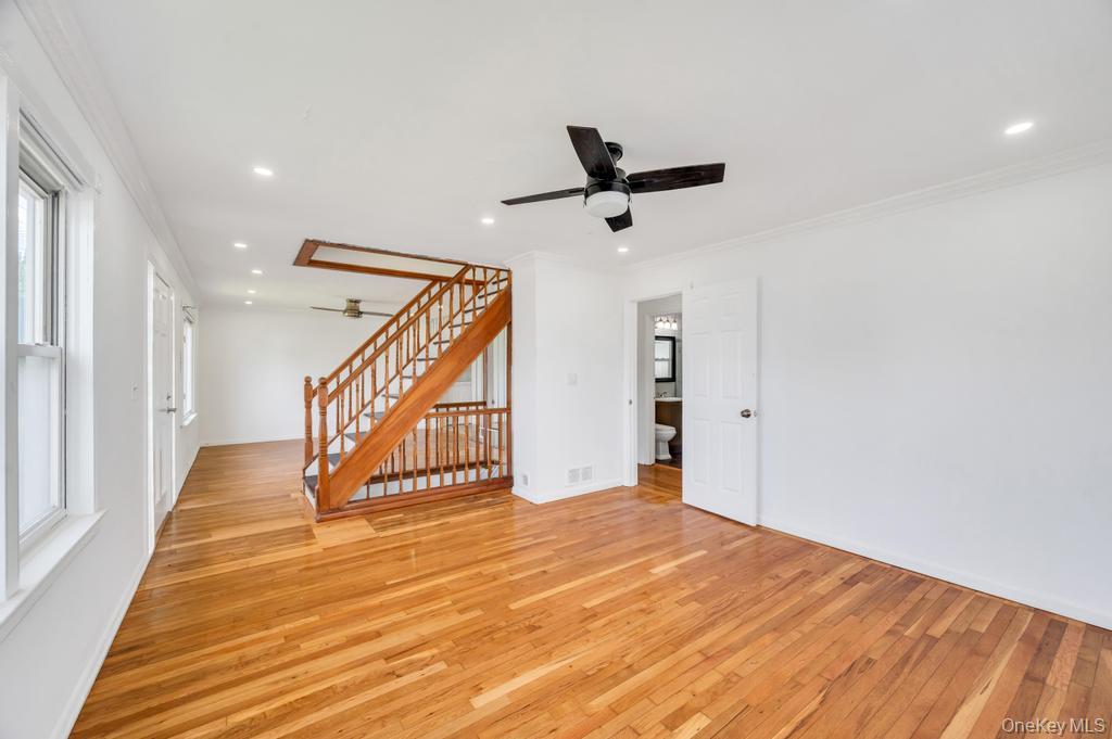 15 Farm Ln, Hicksville, NY 11801 photo