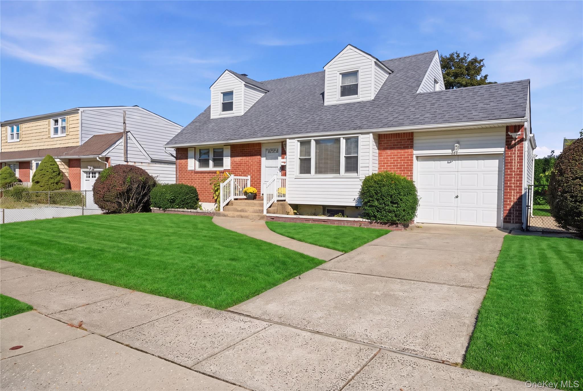 217 N Rutherford Ave, Massapequa, NY 11758 photo
