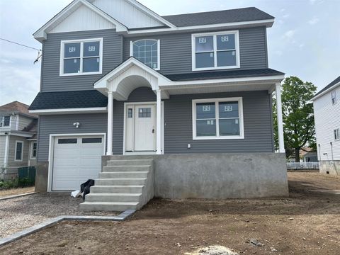 Single Family Residence in Baldwin Harbor NY 1116 Washington Place.jpg