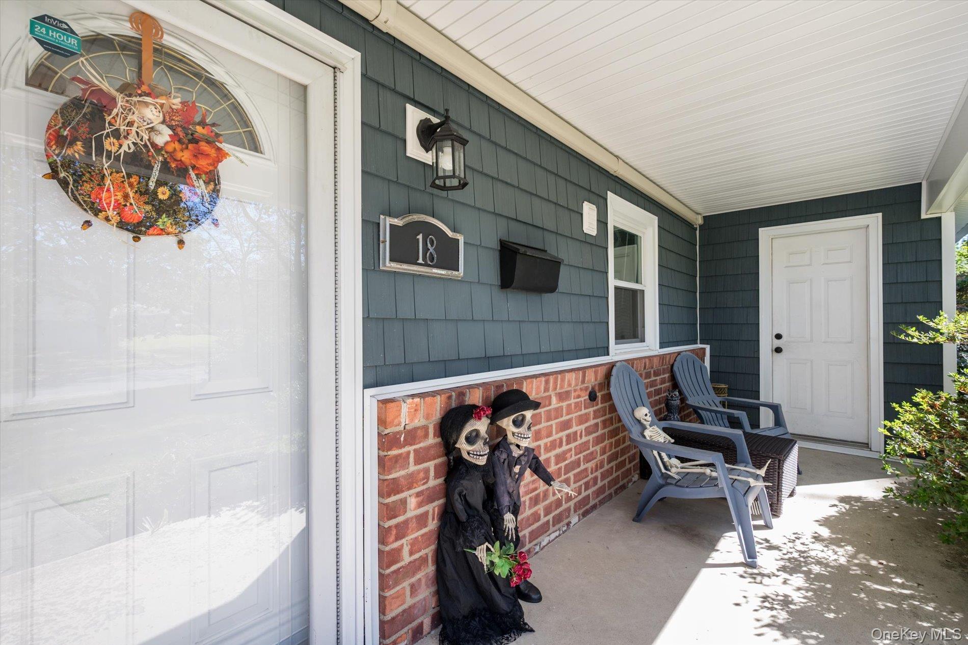 18 Meadow Lark Dr, East Northport, NY 11731 photo