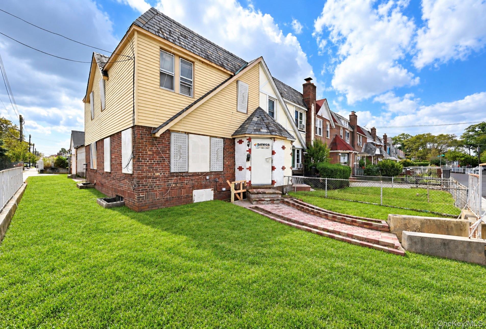 19920 115th Ave, Saint Albans, NY 11412