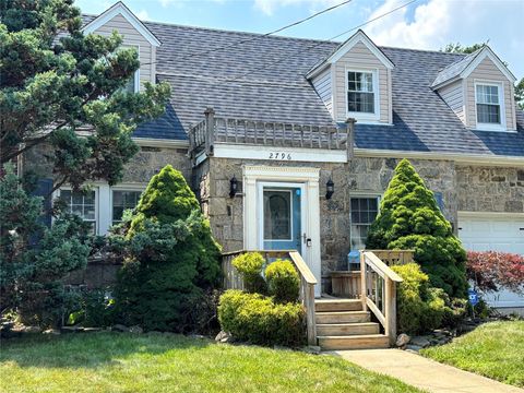 Single Family Residence in Baldwin NY 2796 Tulip Avenue.jpg
