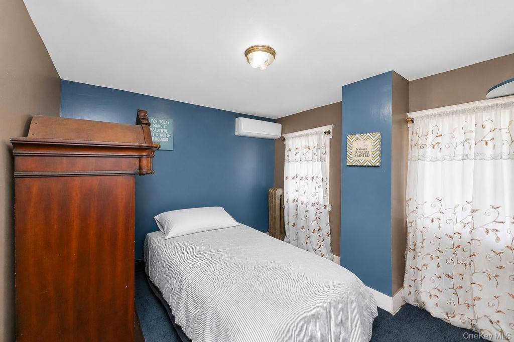 105 23 Remington St, Jamaica, NY 11435 photo