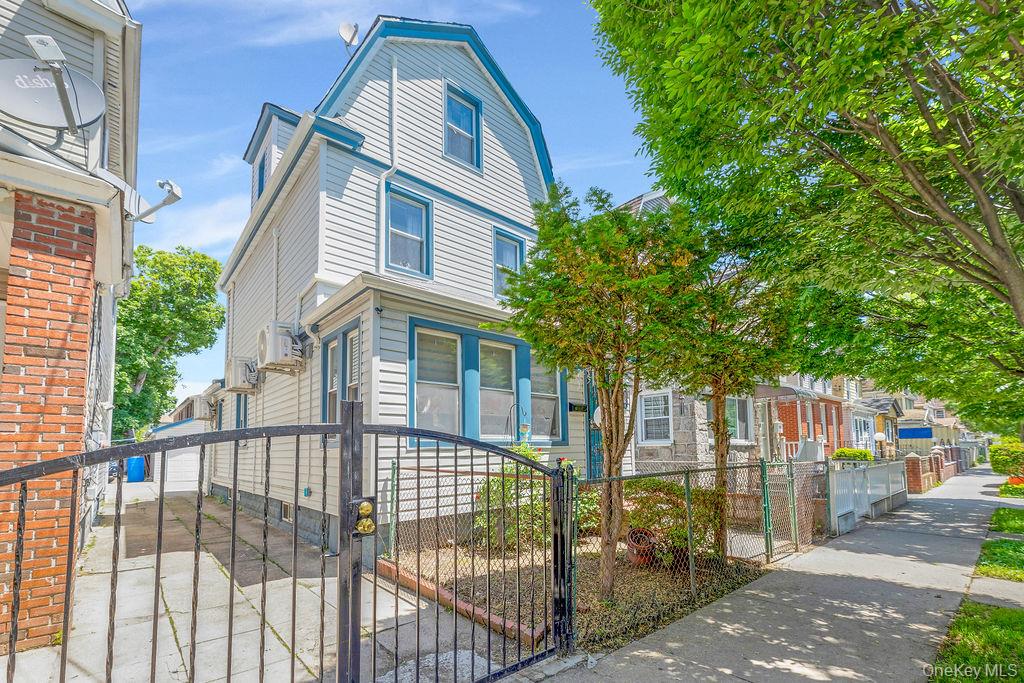105 23 Remington St, Jamaica, NY 11435