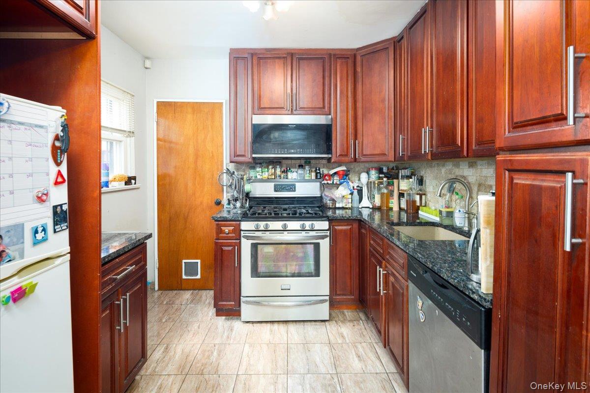 4724 168th St, Flushing, NY 11358 photo
