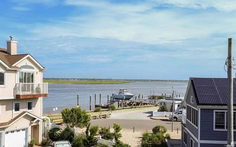 Condominium in Long Beach NY 751 W Park Avenue.jpg