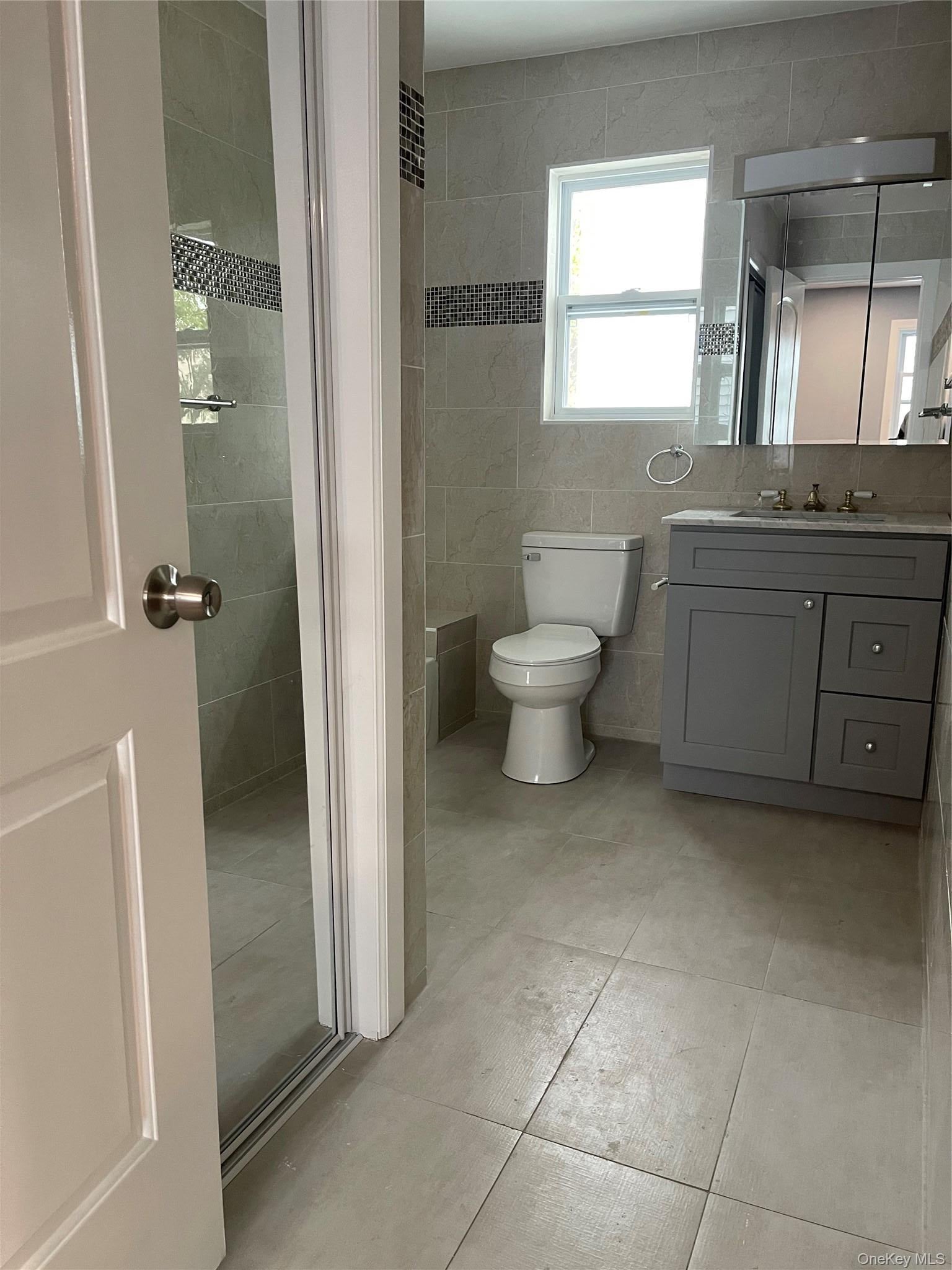 11 Covert St, Hempstead, NY 11550 photo