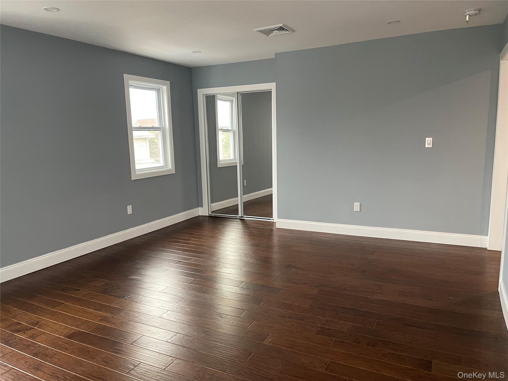 11 Covert St, Hempstead, NY 11550 photo