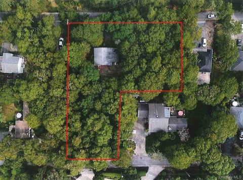 Single Family Residence in Hampton Bays NY 51 Shore Road.jpg
