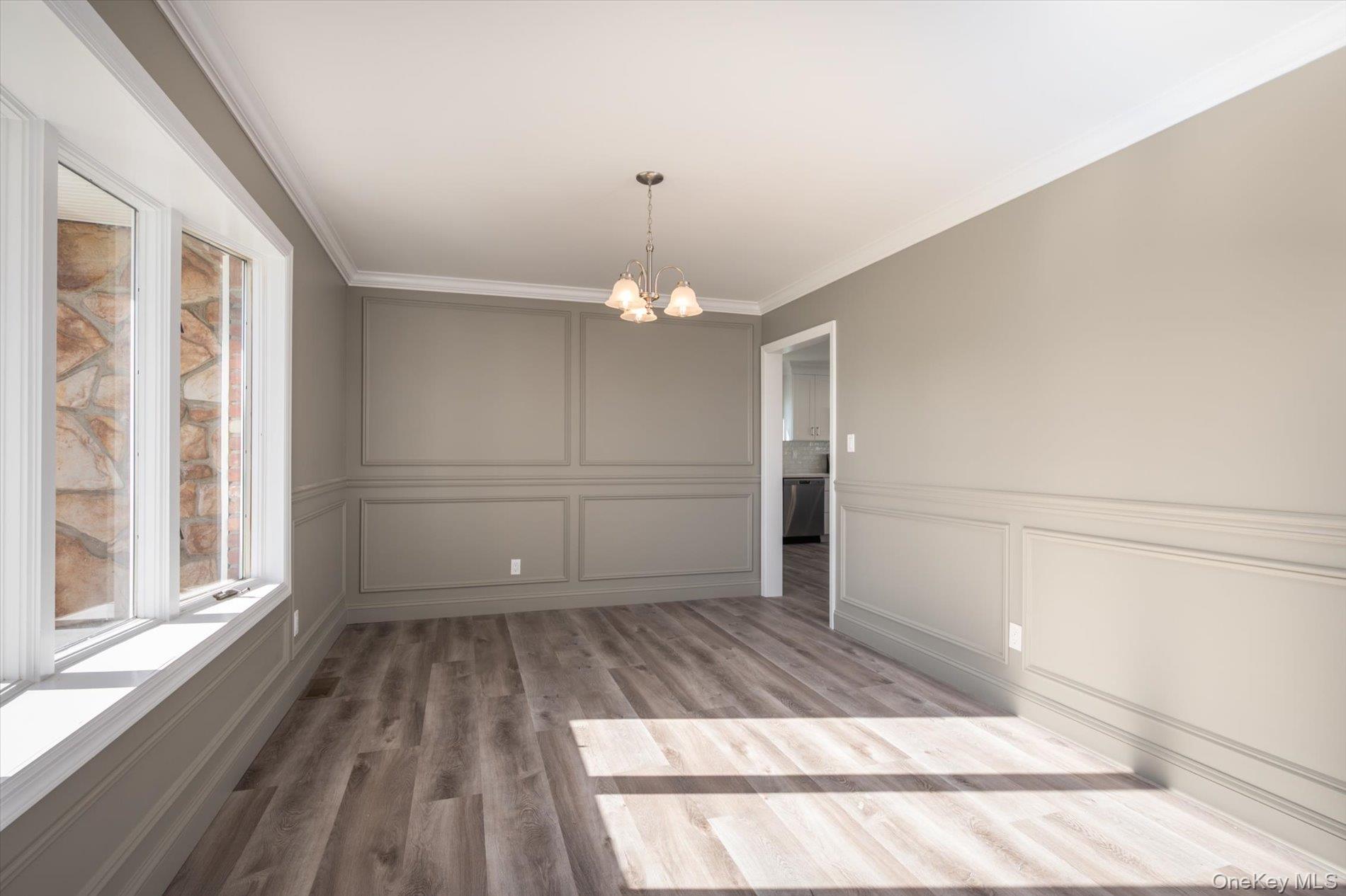 10 Autumn Ln, Amityville, NY 11701 photo