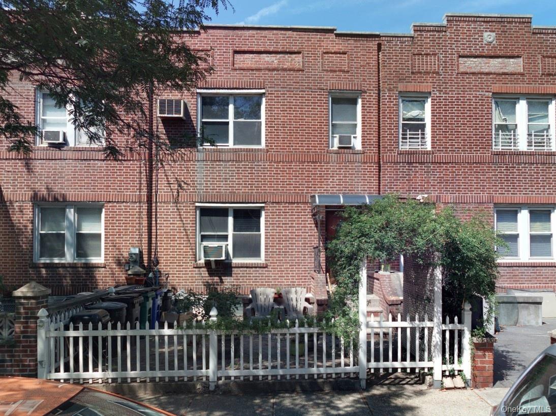 50 48 45th St, Sunnyside, NY 11377
