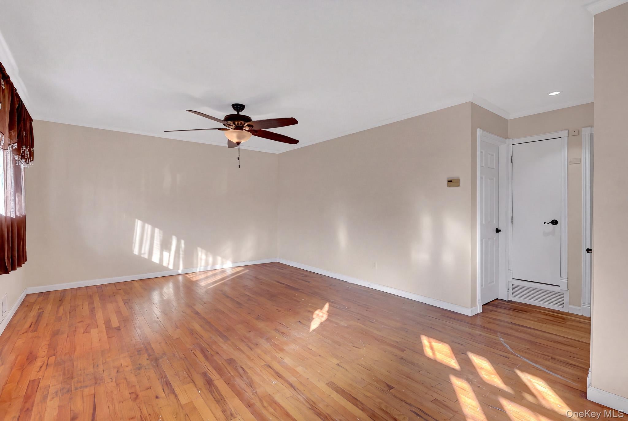 247 Delaware Ave, Bay Shore, NY 11706 photo