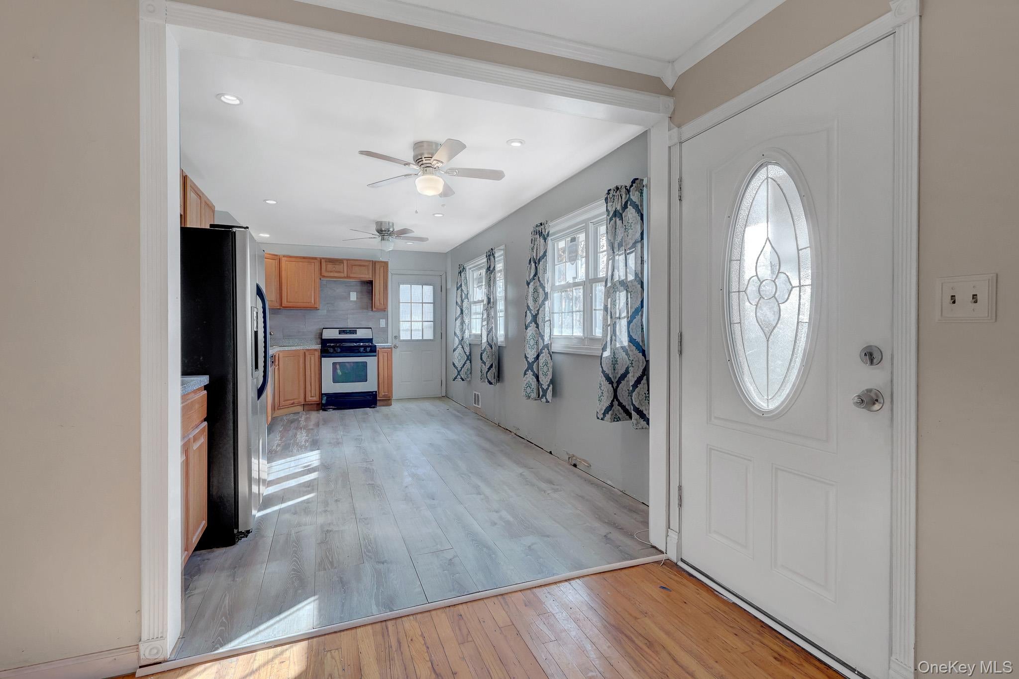 247 Delaware Ave, Bay Shore, NY 11706 photo