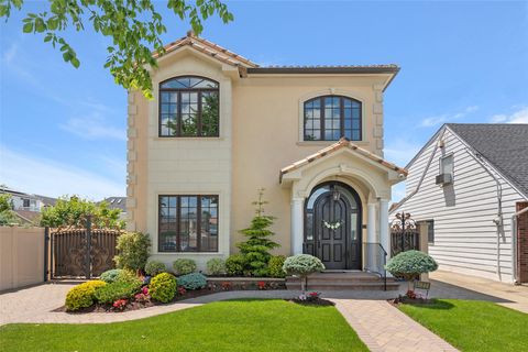 Single Family Residence in Howard Beach NY 158-44 87th Street St.jpg