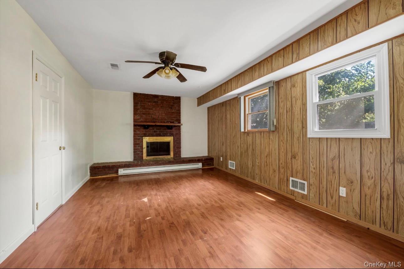 136 Broadway, Greenlawn, NY 11740 photo
