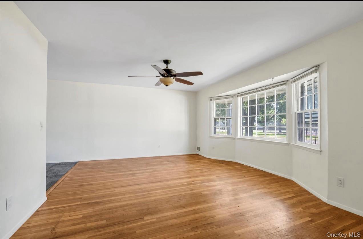 136 Broadway, Greenlawn, NY 11740 photo