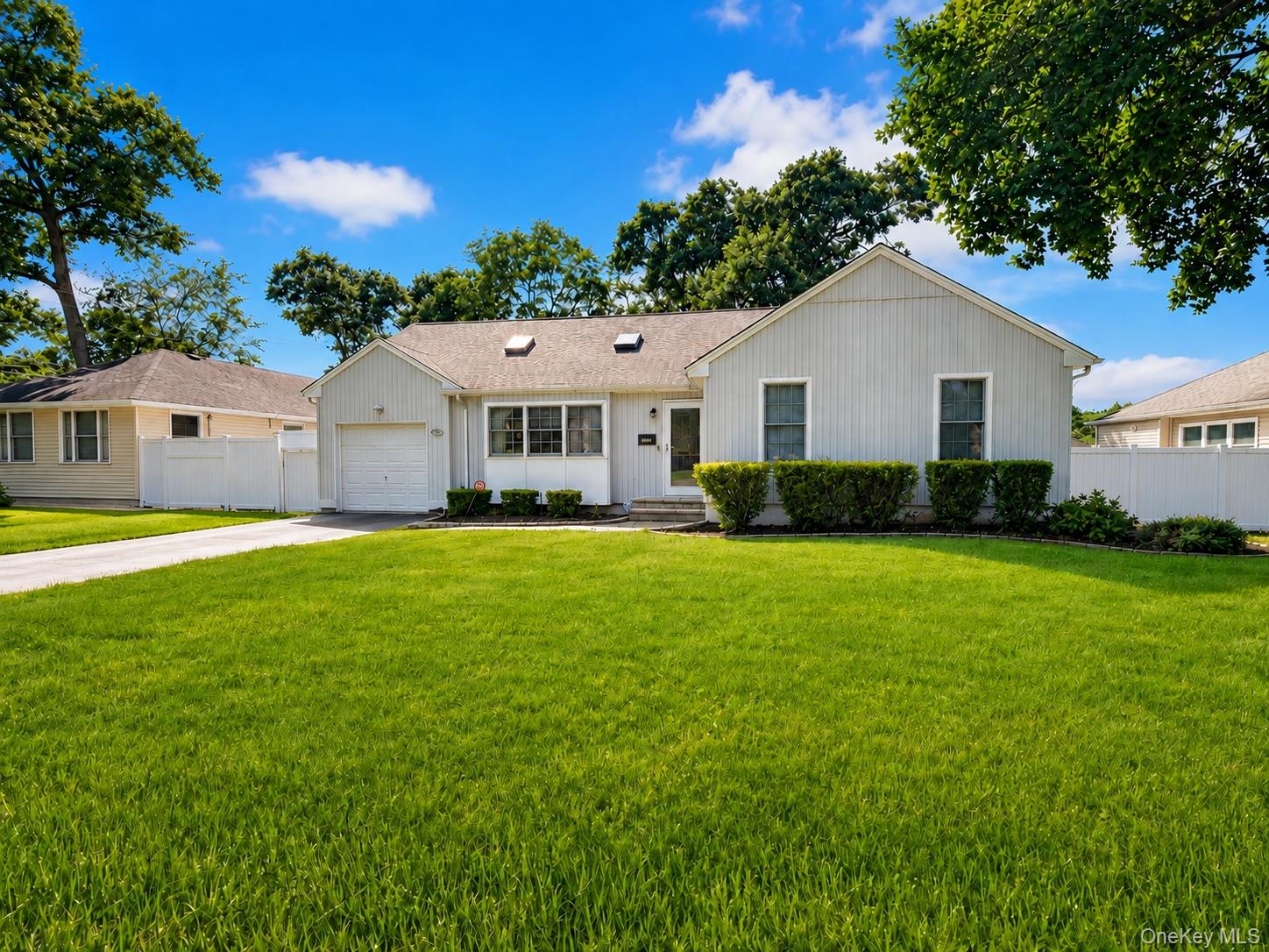 120 Irish Ln, East Islip, NY 11730