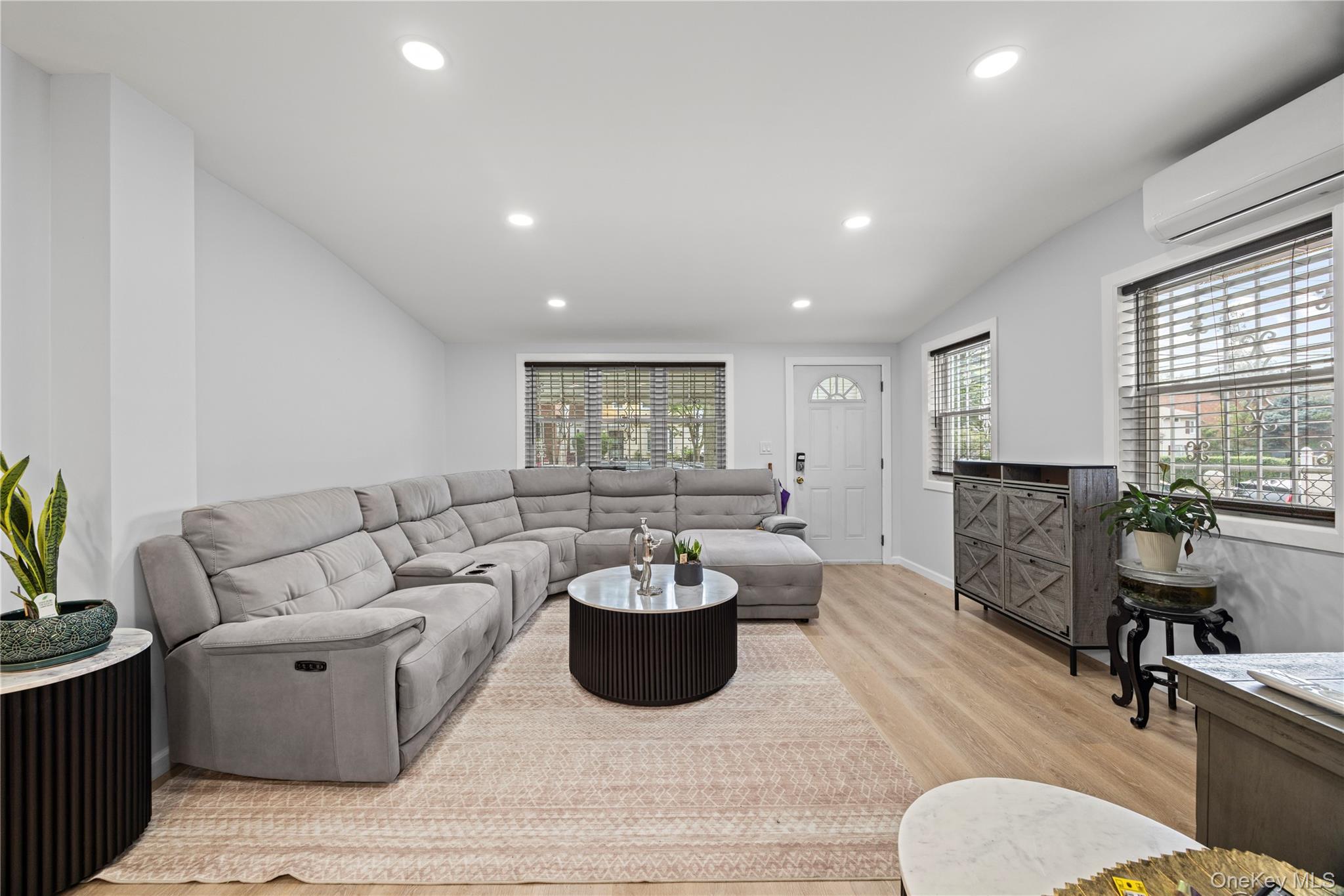 1805 Lacombe Ave, Bronx, NY 10473 photo