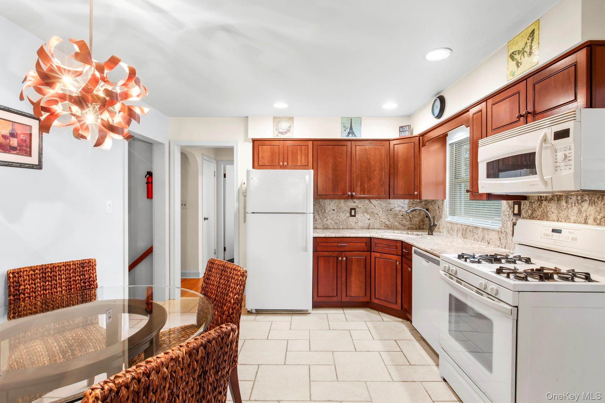 85 Woodlawn Ave, Valley Stream, NY 11581 photo