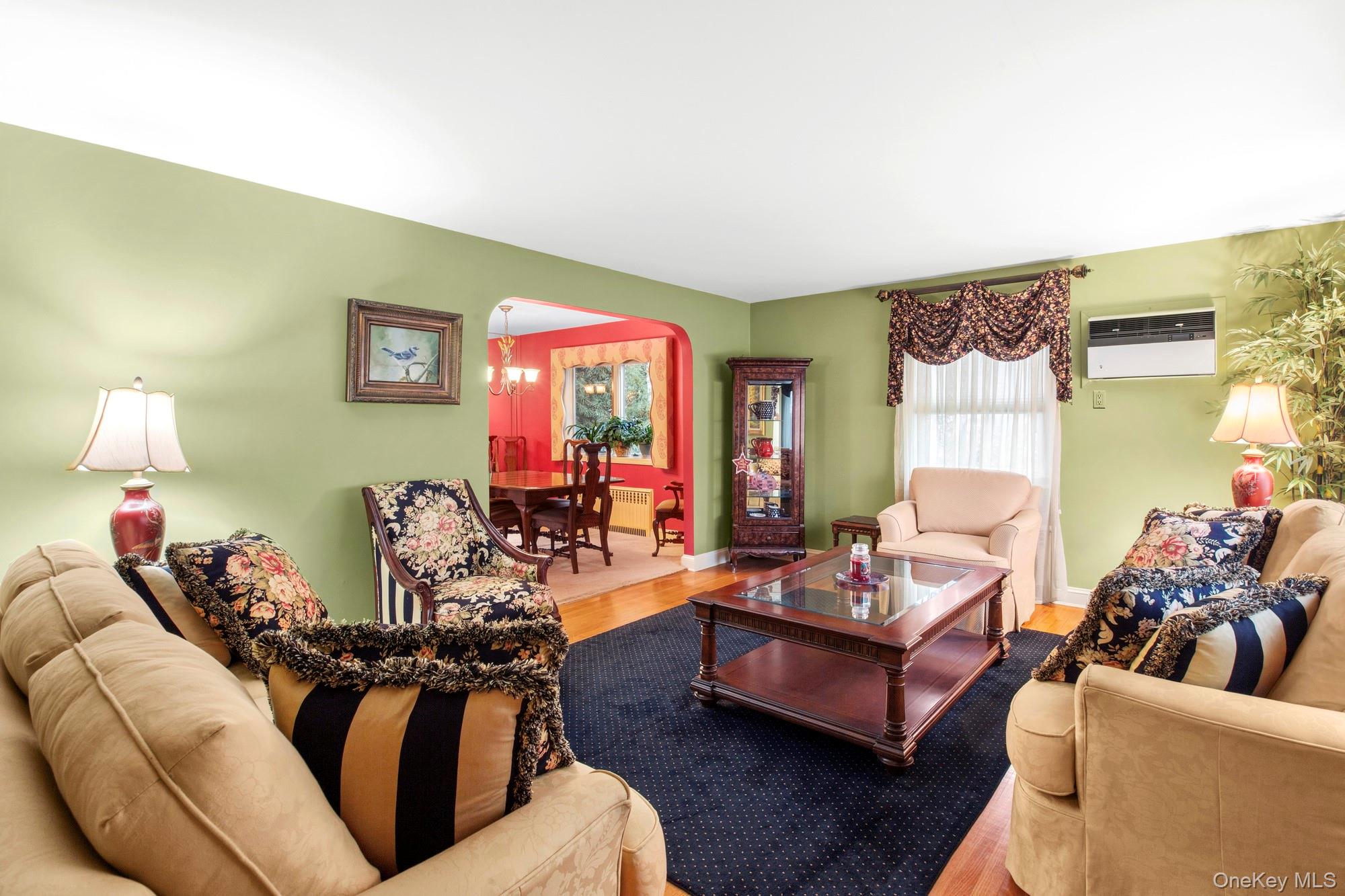 85 Woodlawn Ave, Valley Stream, NY 11581 photo